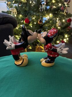 Mickey And Minnie Mouse 
