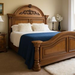 Solid Wood Oak  King  4 Piece Bedroom Set