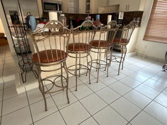 4 stools great condition