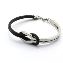 Beautiful bracelet clasp, leather black