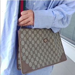 Authentic Vintage Gucci GG Monogram Supreme Clutch Portfolio Crossbody Bag
