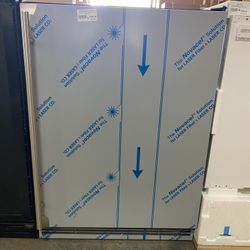 U-Line 1 Class  UHRE124SS01A 24 Inch Compact Refrigerator with 5.7 Cu. Ft. Capacity