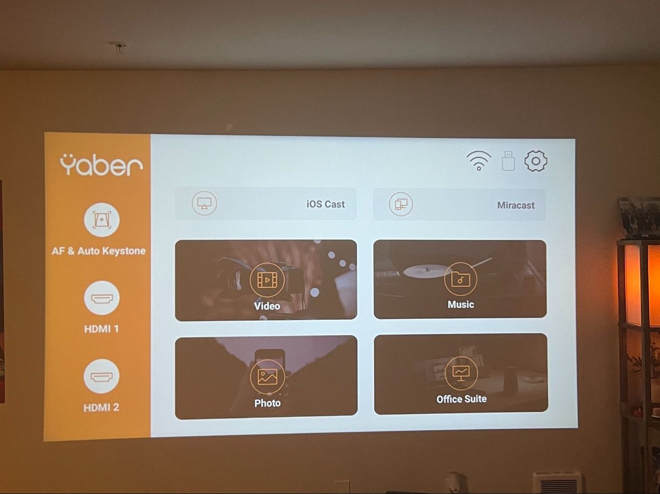Yaber Ace K1 Projector (New condition)