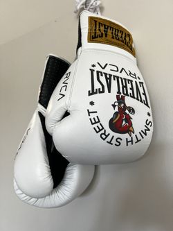 RVCA x Everlast 16 oz. Boxing Gloves (Limited Edition) for Sale in