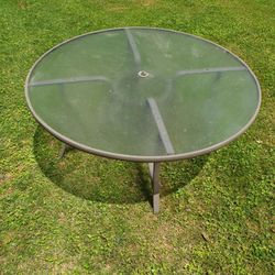 Patio Table & 4 Chairs 