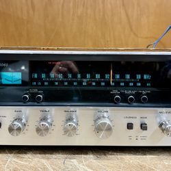 Vintage Sansui Stereo Receiver model 6060