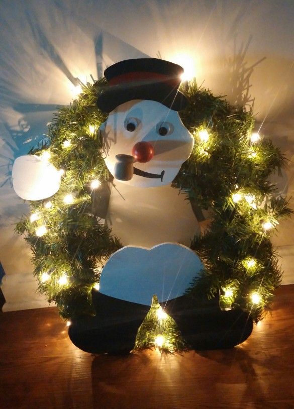 Handcrafted Frosty The Snowman Lighted Wooden Wall Wreath 