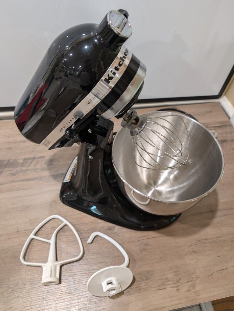 KitchenAid Artisan Series 5 Stand Mixer (5 Qt)