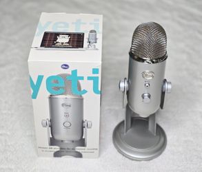 Logitech Creators Blue Yeti USB Microphone for Gaming, Streaming, Podcast, YouTube, Discord, PC, Studio Sound, Plug & Play-Silver