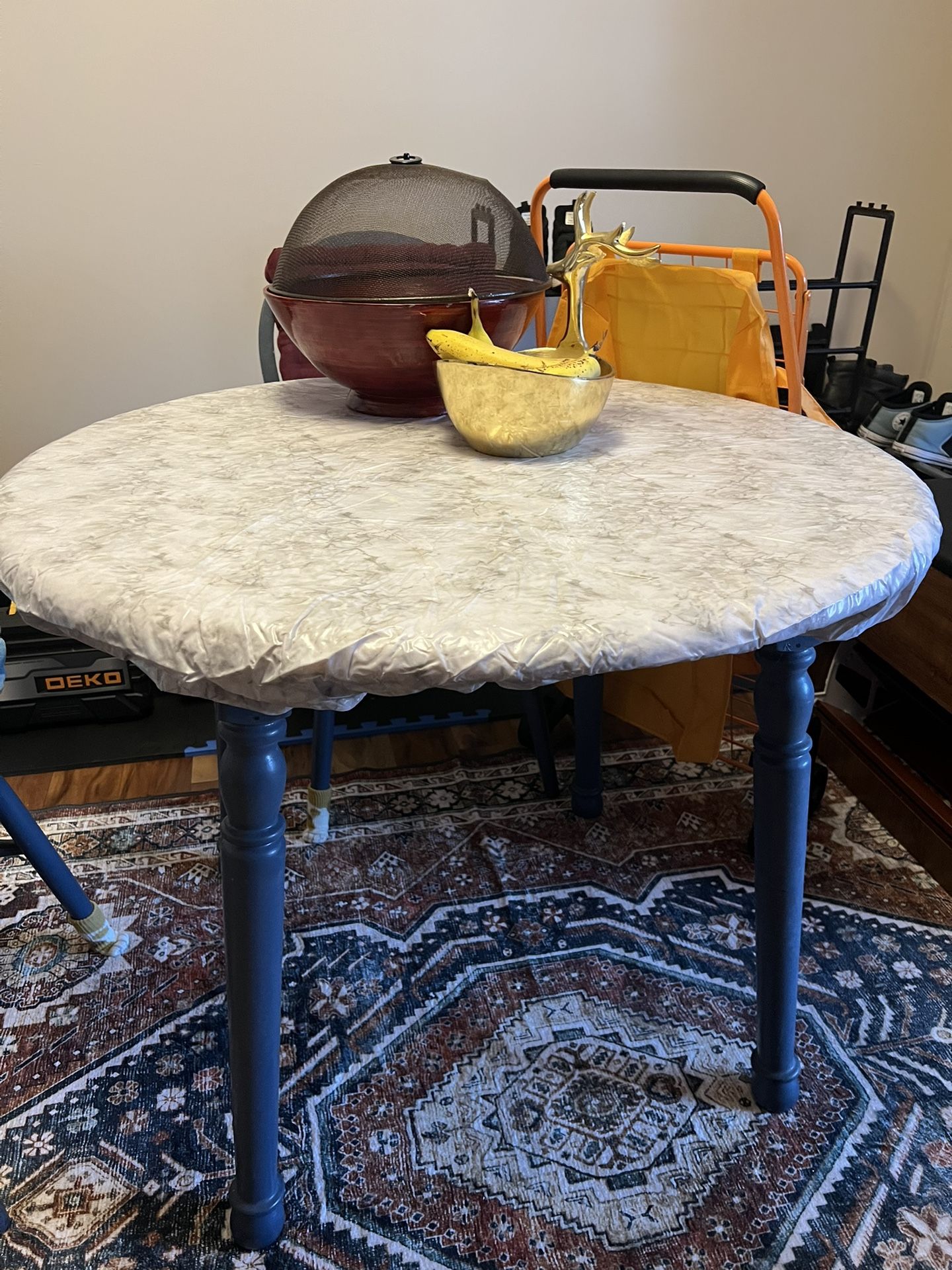 Dinning Table With 2 Chairs