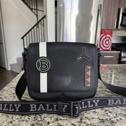 🖤 Bally Designer Crossbody Messenger Bag – Black Leather – Limited Patch Editio