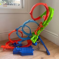 Hot wheels Action 4 Looping Crash Danger