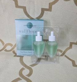 Bath & Body Works White Barn Cotton Blossom Wallflower Refill 2 Bulb 0.8 oz Rare