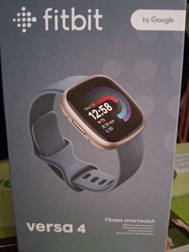 Fit Bit VERSA 4 PLATINUM CASE WITH WATERFALL BLUE INFINITY BAND