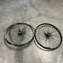  Schwinn Black Wheels(Bicycle)