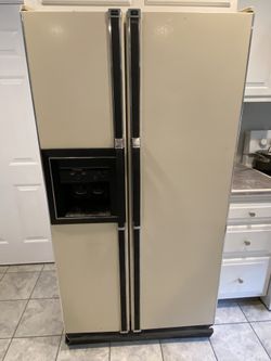 Kenmore Refrigerator/Freezer, Runs Very Well