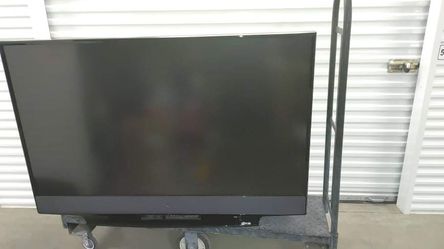 Working Mitsubishi 65" Screen TV
