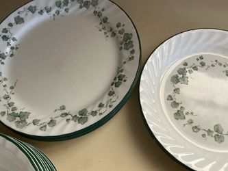 Vintage Correll Corning Calloway dinner wear set.