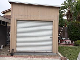 Rolling door