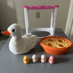 Pets Alive Mommy Duck & Baby Surprise by ZURU Nurturing Play Surprise Hatching Interactive Girls' Toy