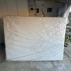 Queen size mattress, New, Plastic sealed, Gel Memory, beautiful soft cover $215