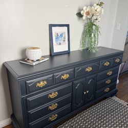 Dresser Solid Wood.    Delivery 🚚 