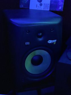 ROKIT 8 MONITORS