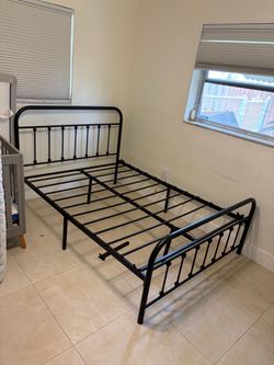 Black Metal Platform Bed Frame Full Size
