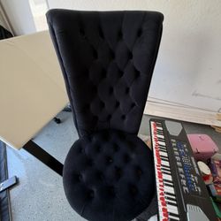Black Tufted Chair 