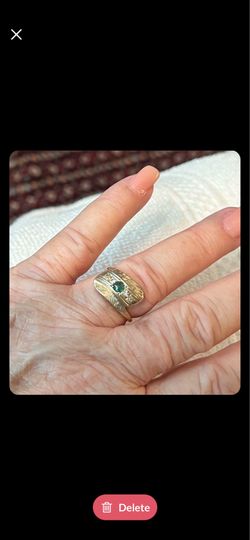 14k solid gold (5.0 grams) emerald, and diamond ring