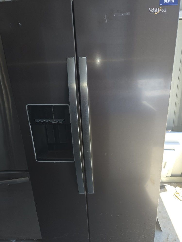 Fantastic Whirlpool Counter Depth Refrigerator 36 In Wide Brand New Never Used $2300 At The Store