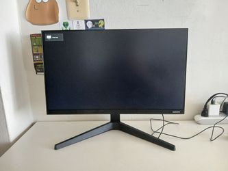 Monitor Samsung 21.5" New.
Super compact and light.
Amazing colors!!! Full HD.
Only 30 dollars. 
And I gift a New wireless Logitech mouse (on sale for