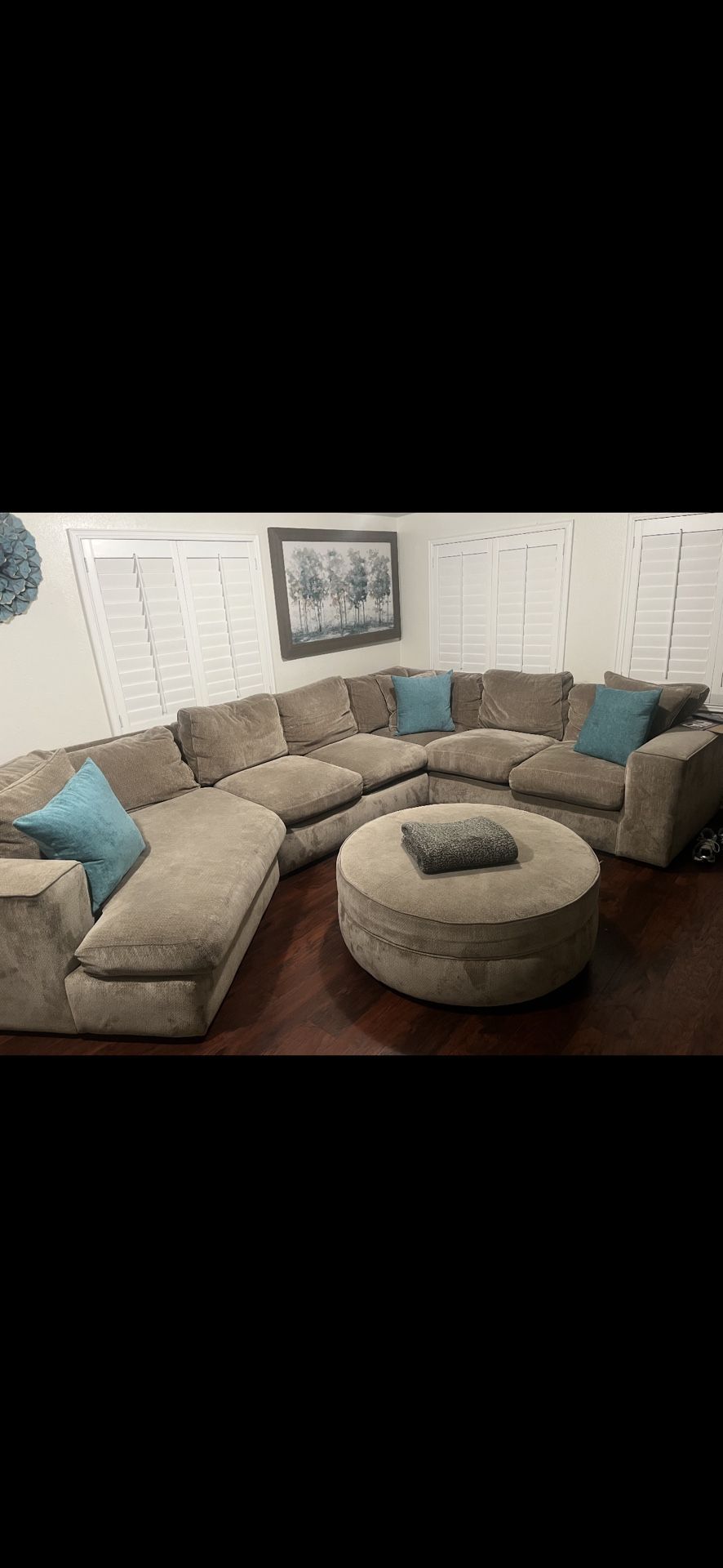 COUCH FOR SALE $200 OBO!!