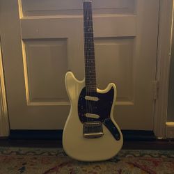  Squier Classic Vibe '60s Mustang Fender With Mustang LT25