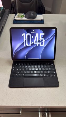 iPad Pro 11” (3rd Gen) 128GB w/ Magic Keyboard