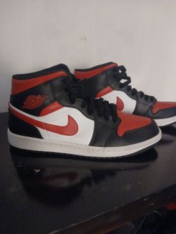 Air Jordan 1 Mid Black Red White Sneakers