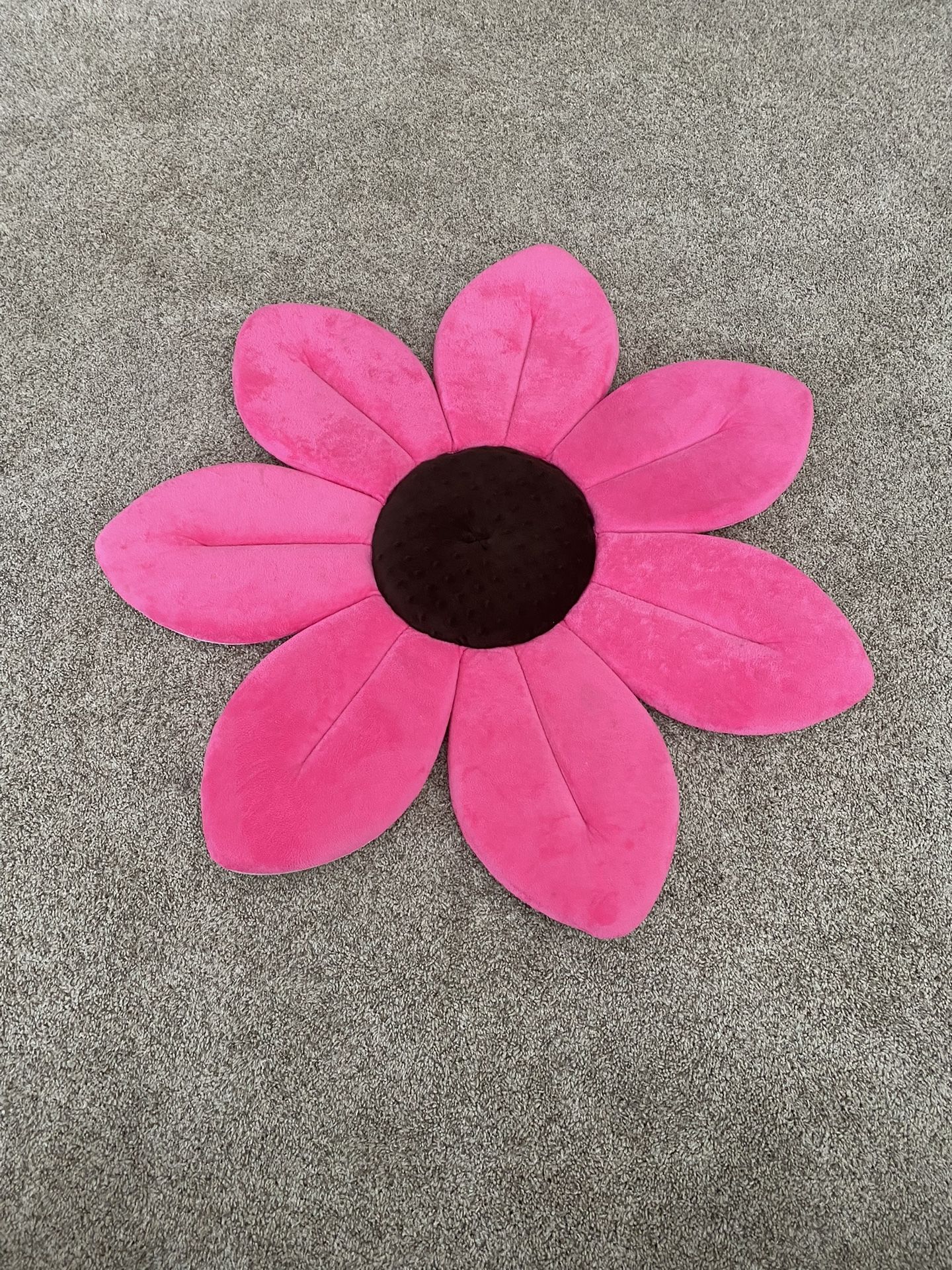 Blooming baby bath pink plush bath tub insert