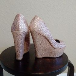 Charlotte Russe ,hi 5" Size 6