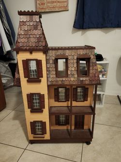 Victorian Dollhouse
