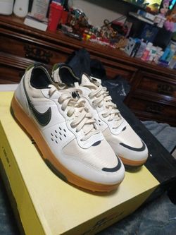 Nike shoe size 8 and 1/2