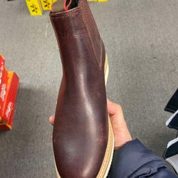 Botas ,botines y zapatos de piel para trabajar