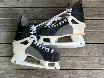 CCM Men’s hockey skates sz 12