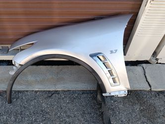 2009-2017 Infiniti FX Series fender (driver's side) with accessories OEM.