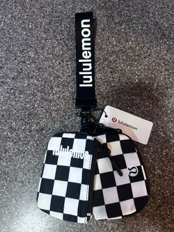 Lululemon wallet