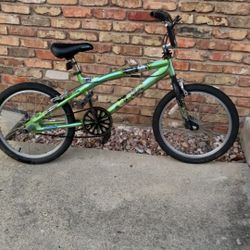 Green Bmx Bike (throw Me A Offer)