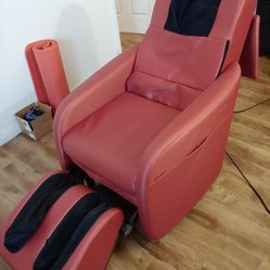 OSIM Ustyle 2 massage chair compact size, comfortable
