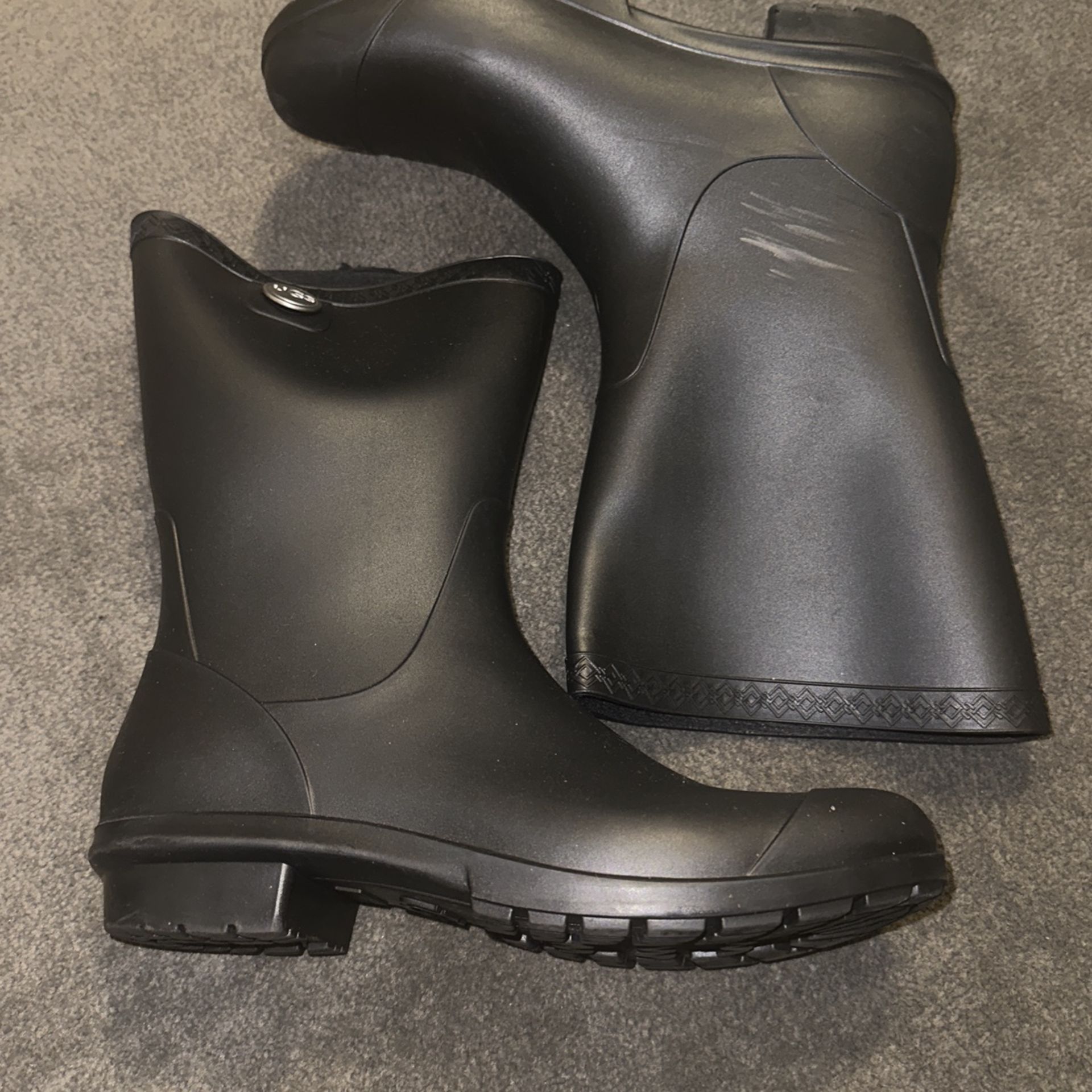 Ugg Sienna Matte Black Boots Size 8 Women
