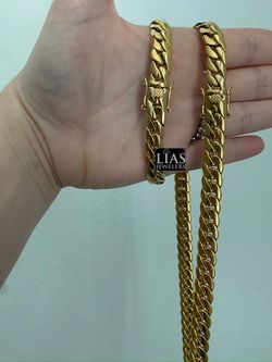 Brand new 18k Yellow Gold Filled Cuban Link Chain And Bracelet Set  