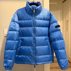 Men’s puffer jacket available