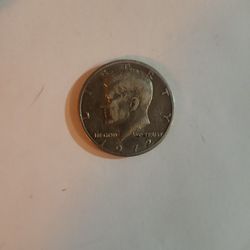 1972 Circulated No Mint Mark Half Dollar Collectible 